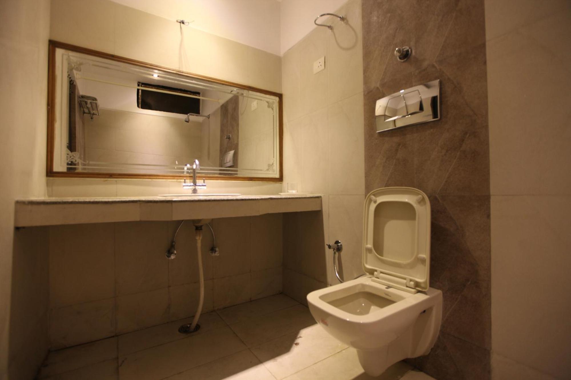 Hotel Landmark Chandigarh Exterior photo